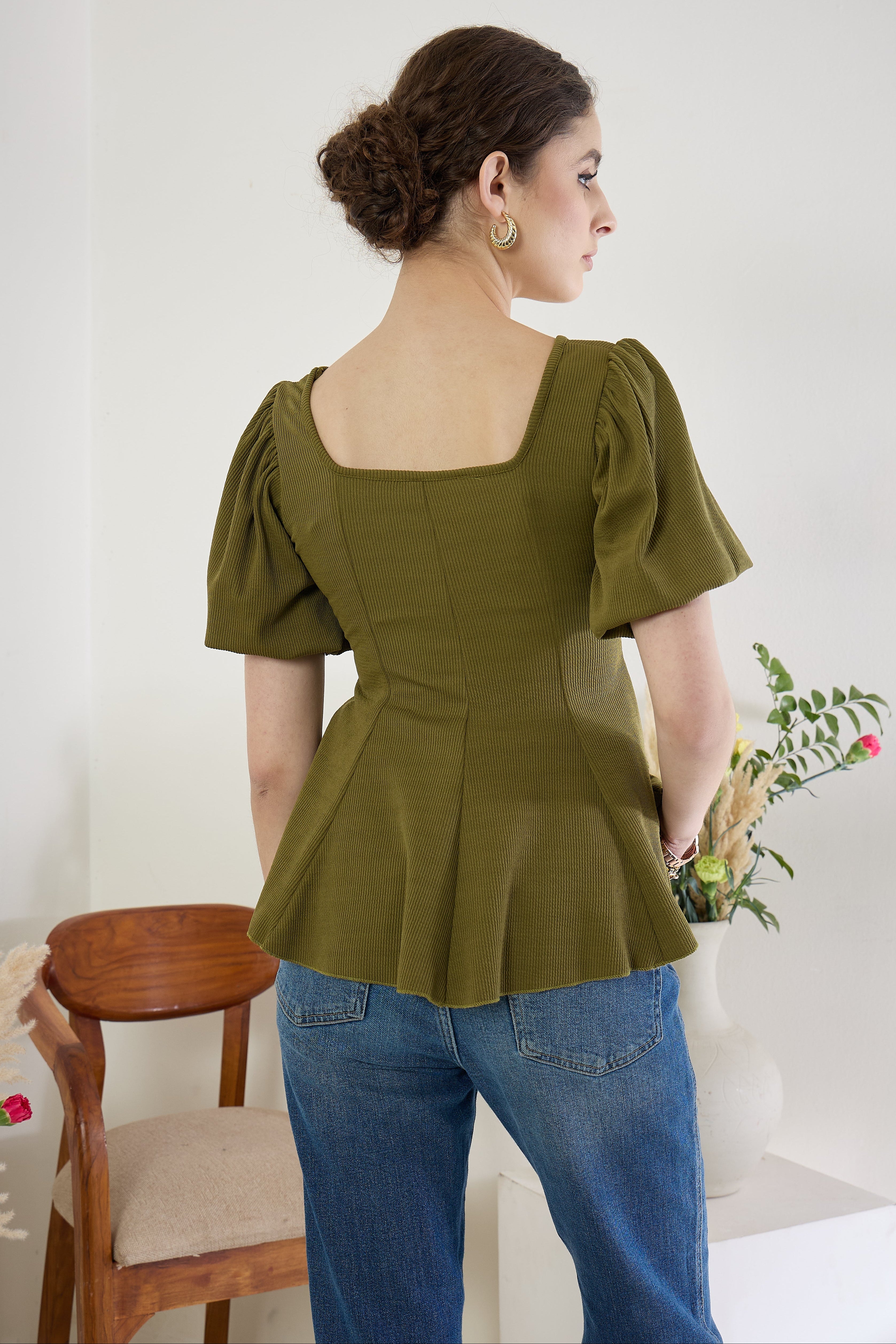 Stretchable Puff Sleeves Peplum Top
