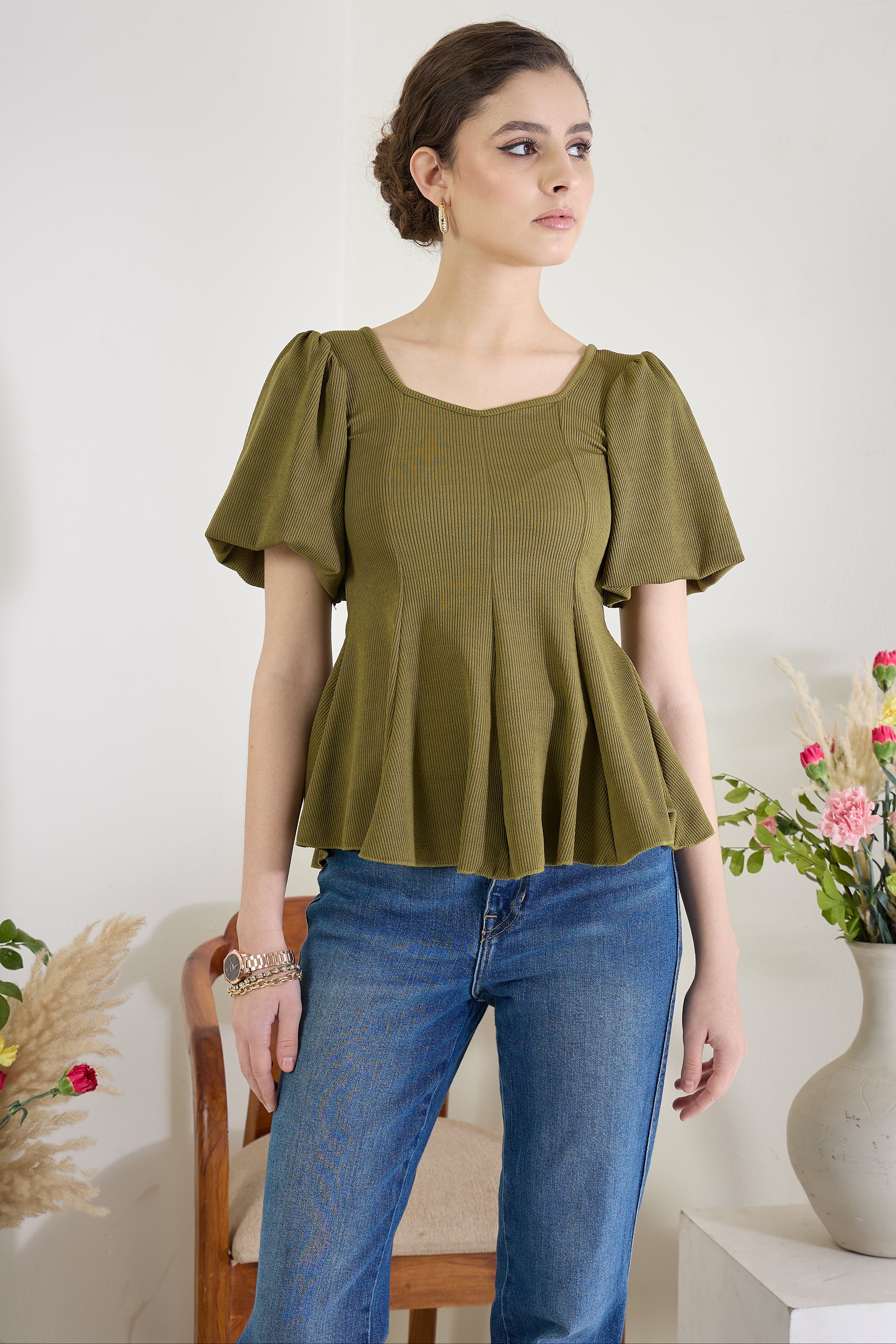 Stretchable Puff Sleeves Peplum Top