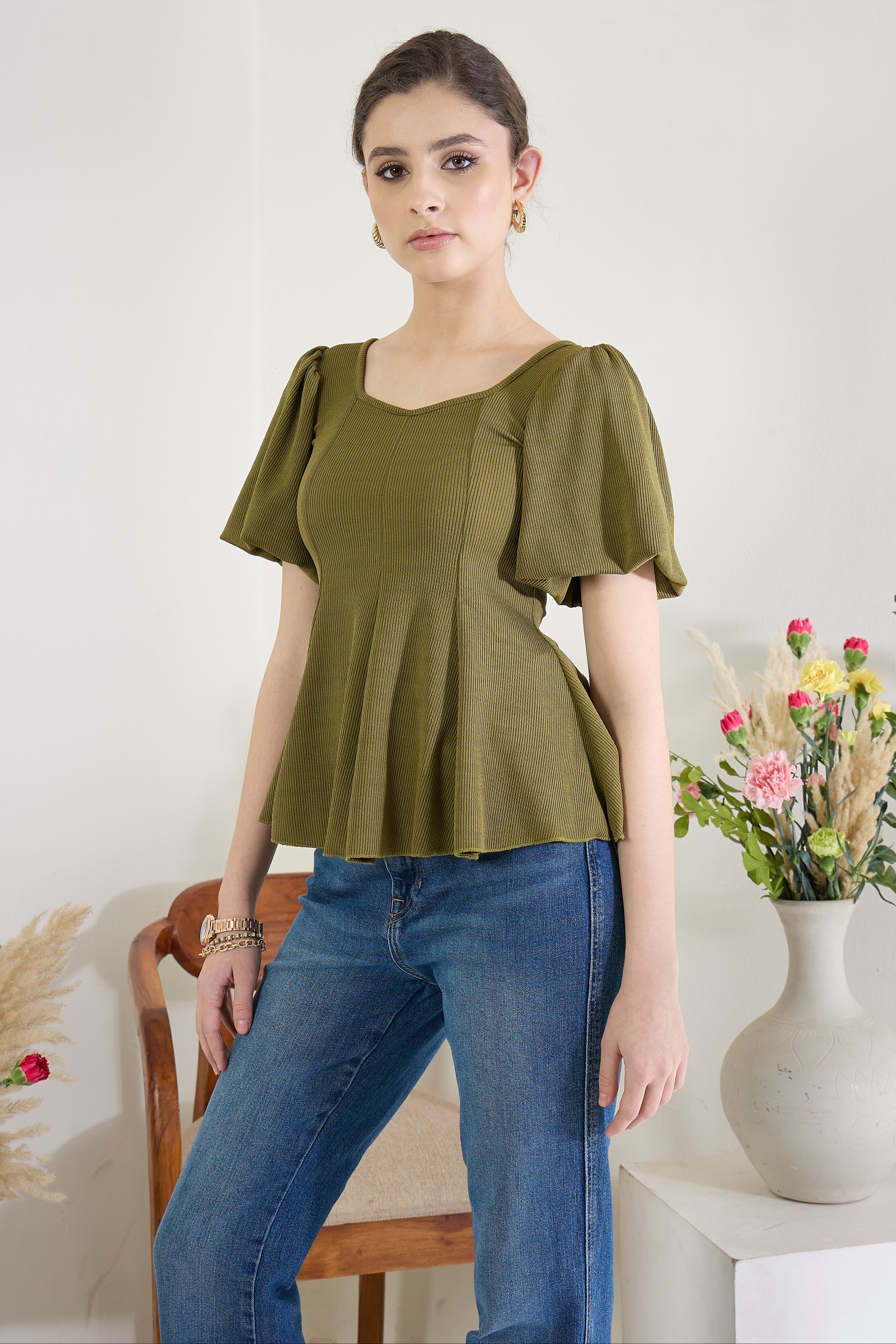Stretchable Puff Sleeves Peplum Top