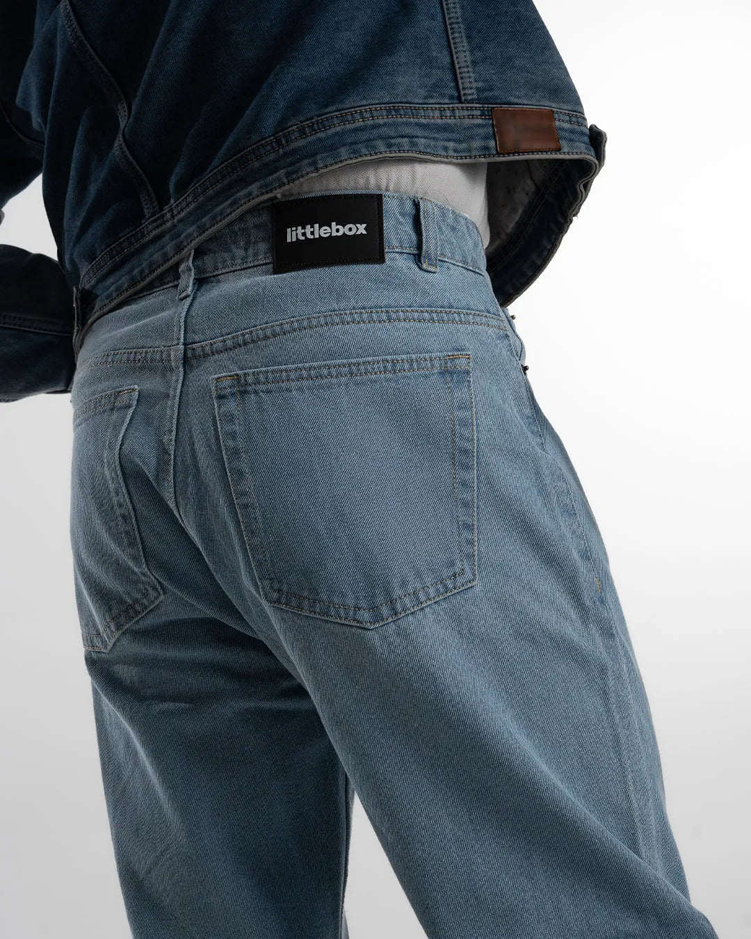 Men Loose Fit Mid Rise Light Blue Jeans