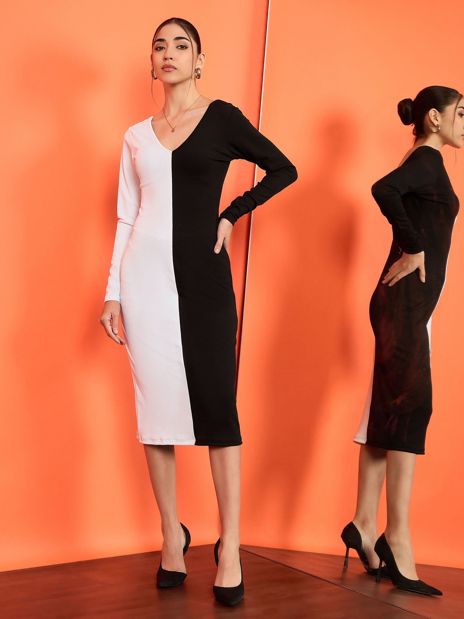 Stretchable Dual Tone Full Sleeves Midi Dress