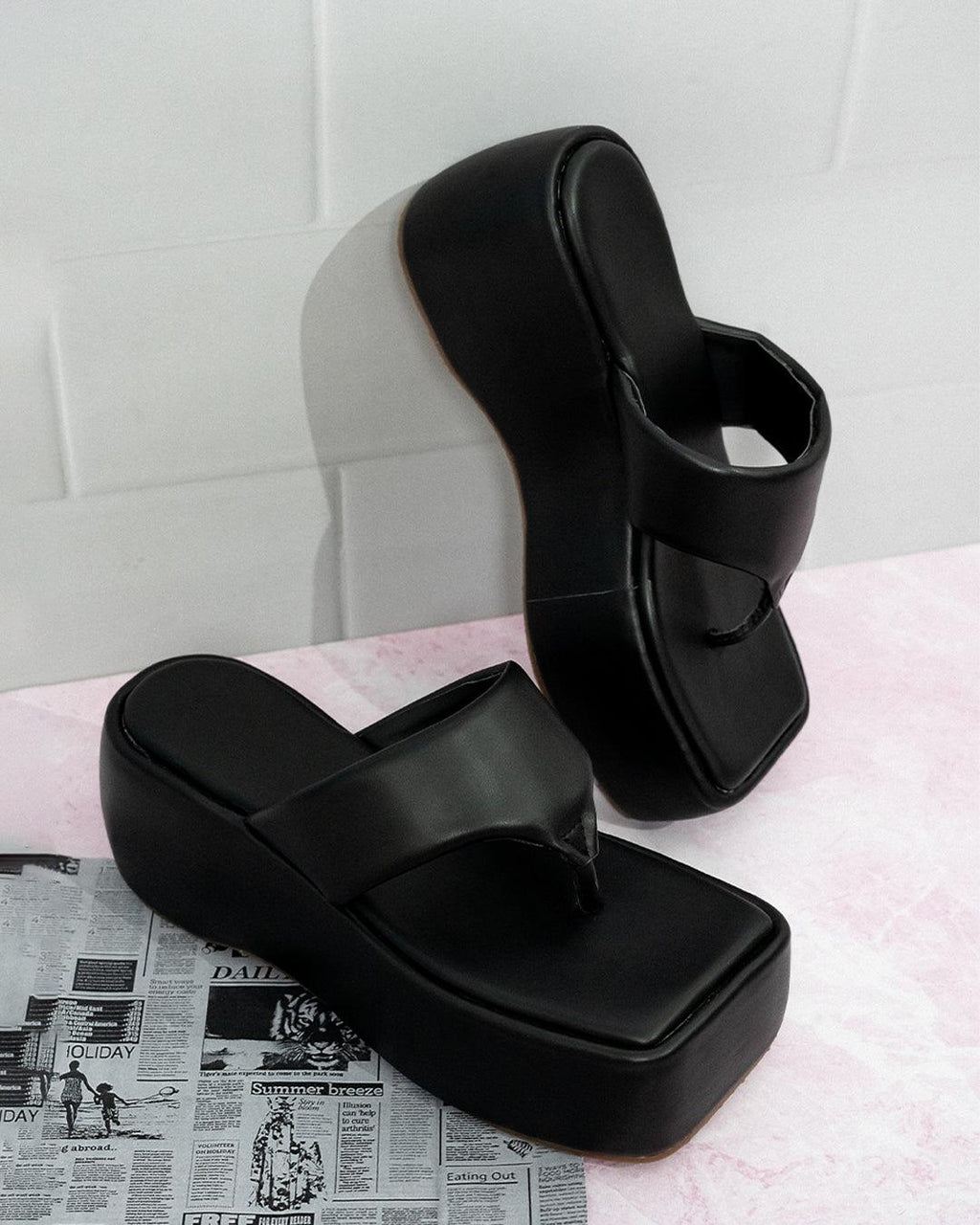 Y2K block retro style platforms black