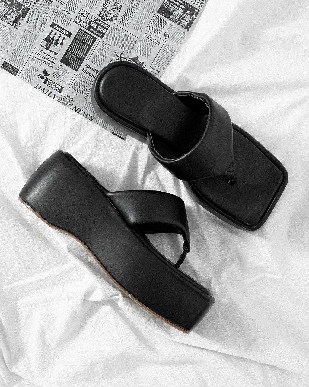 Y2K block retro style platforms black