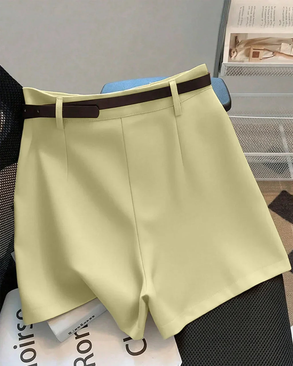 High-Waist Pleated Tailored Shorts Without Belt in French Vanilla