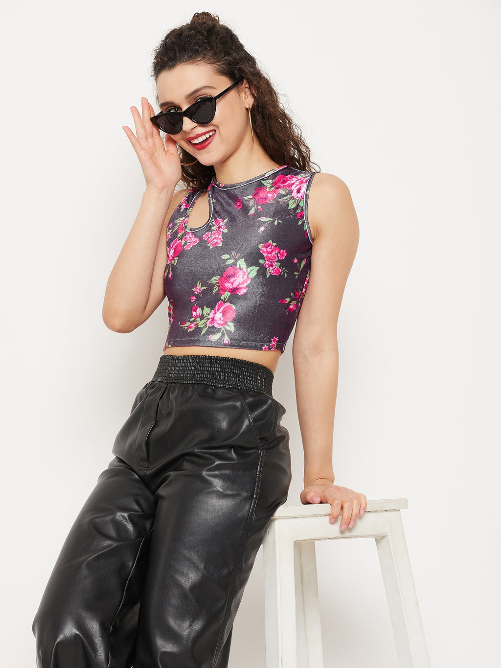 Stretchable Velvet Shoulder Cutout Crop Top - Pinkkup