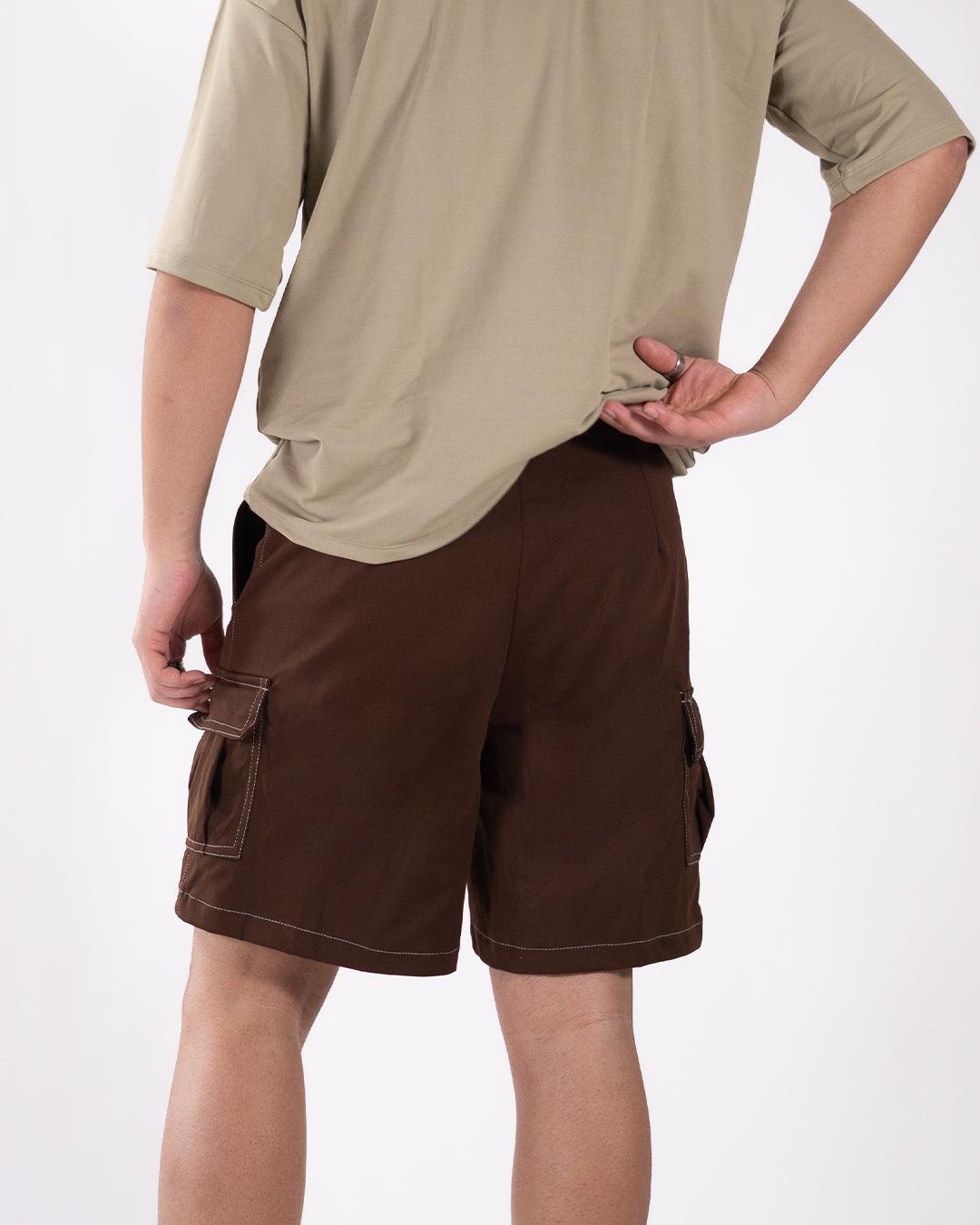 Men Loose Fit Flap Pockets Denim Shorts In Chocolate Brown