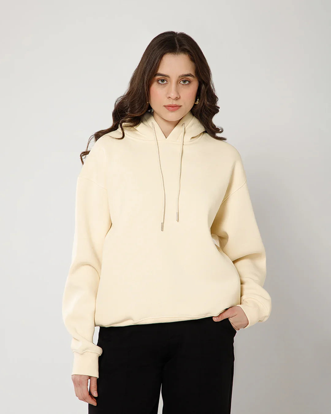 Womens Solid Drawstring Full Sleeve Hoodie in Cream