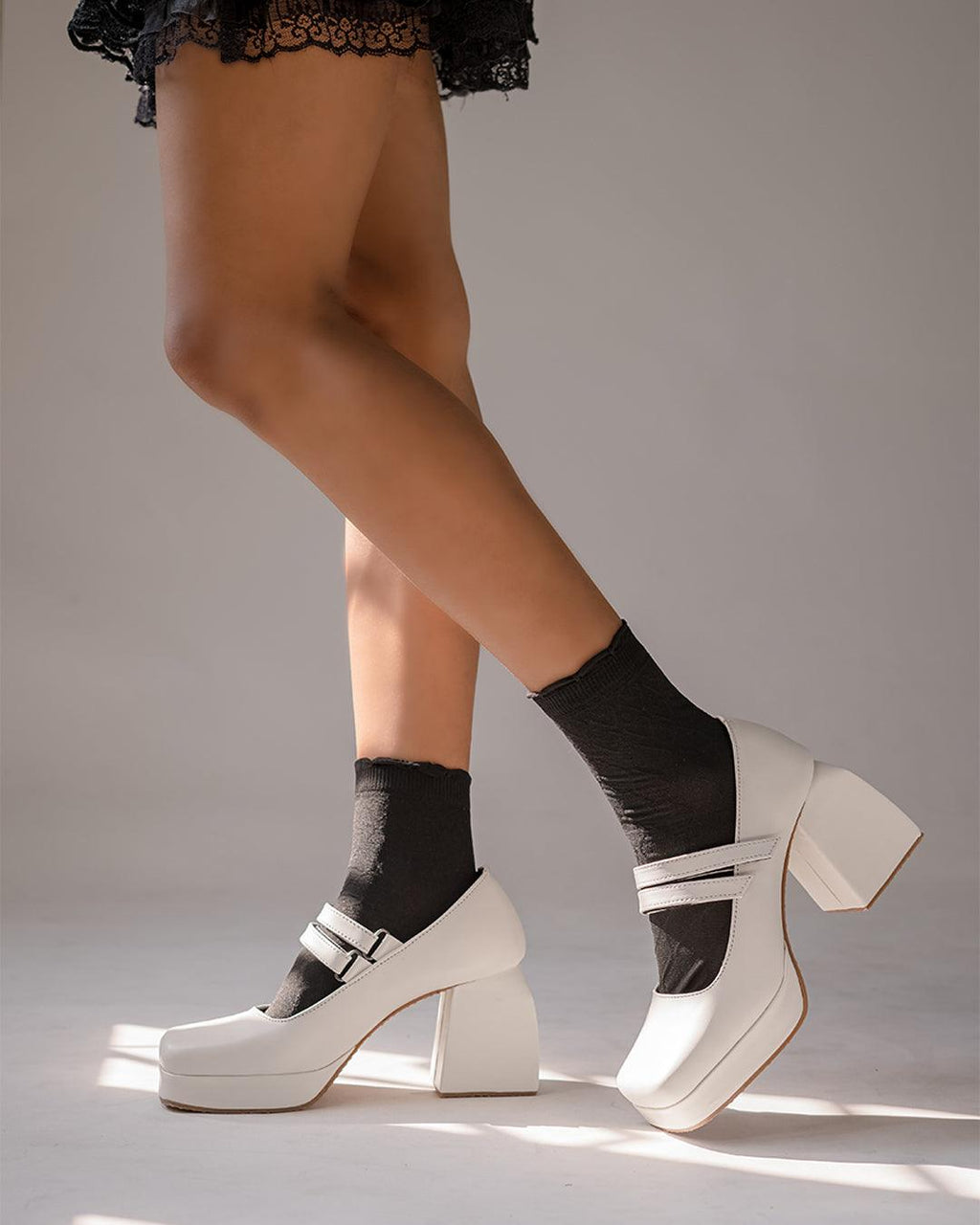 Seoul City Aesthetics White Platform Pumps
