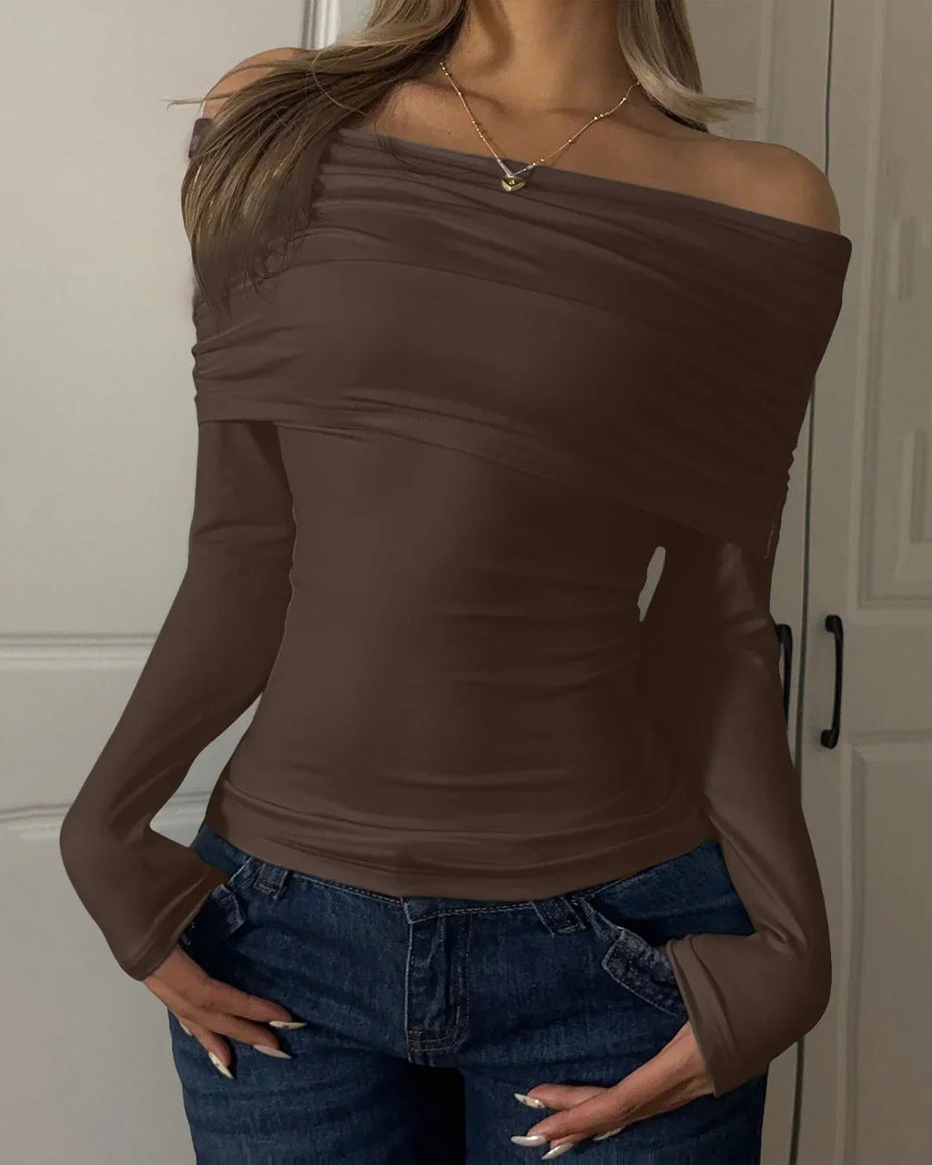 Brown Off-Shoulder Ruched Long Sleeve Fitted Casual Knit Top