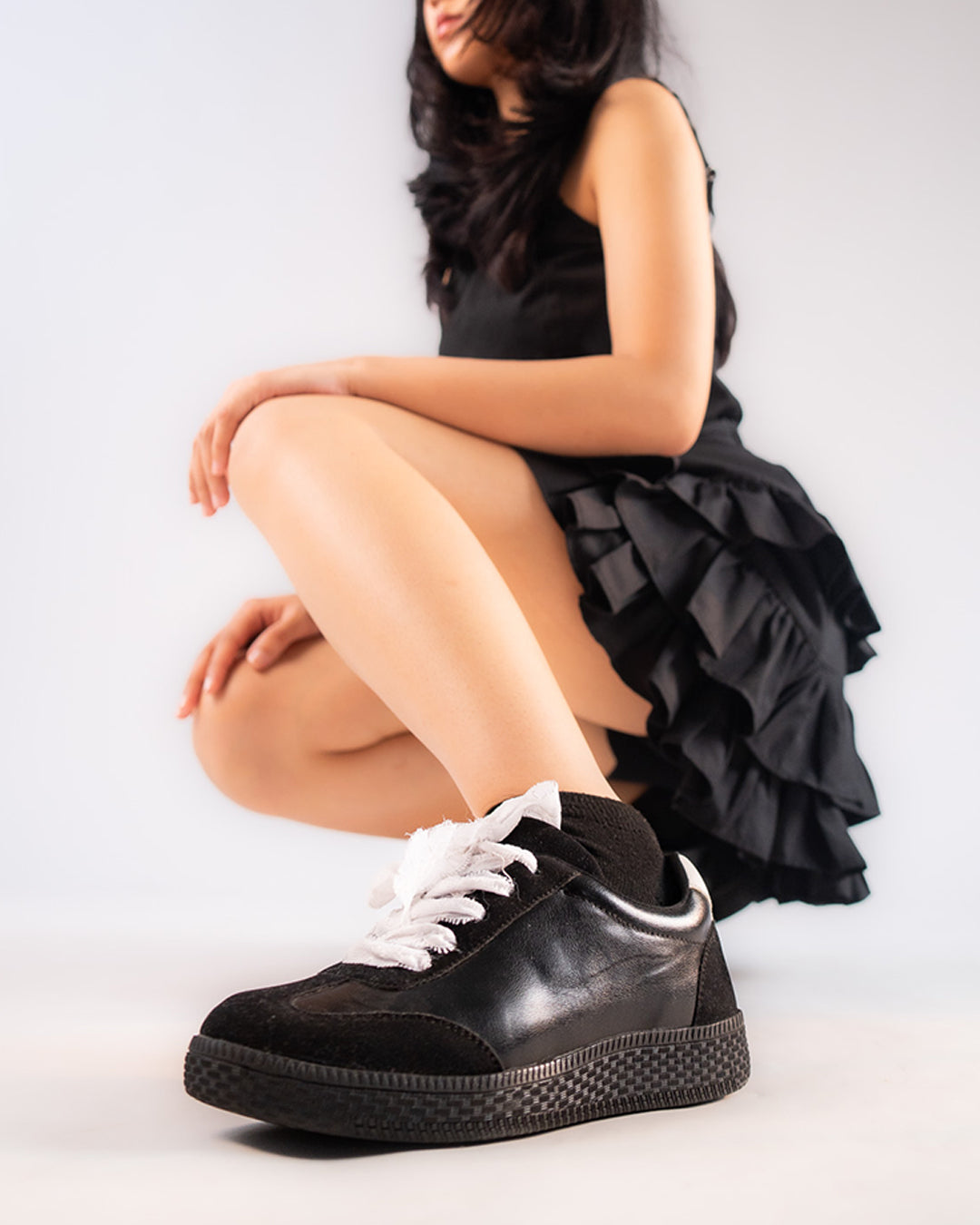 Classic Lace-Up Canvas Shoes In Black