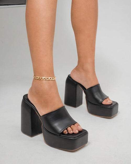 "it girl" trending pinterest inspired platforms black