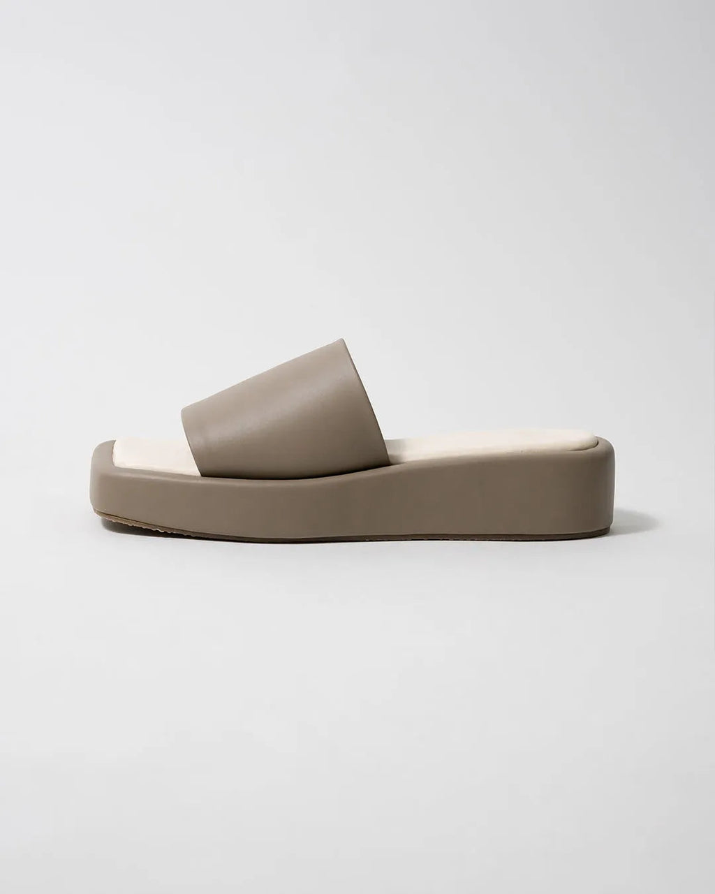 Retro vibe new york city girl flatform flats