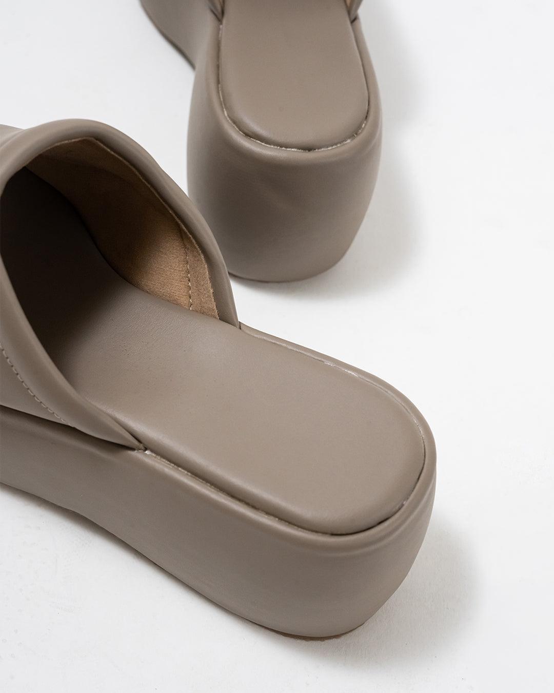 Vintage Vibe city girl mocha Platforms