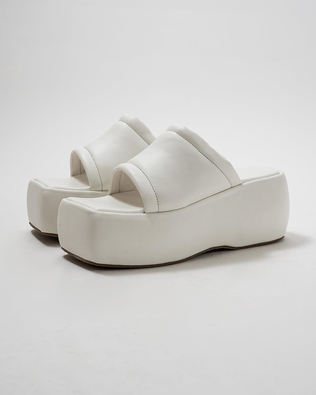 Vintage Vibe City Girl white Platforms