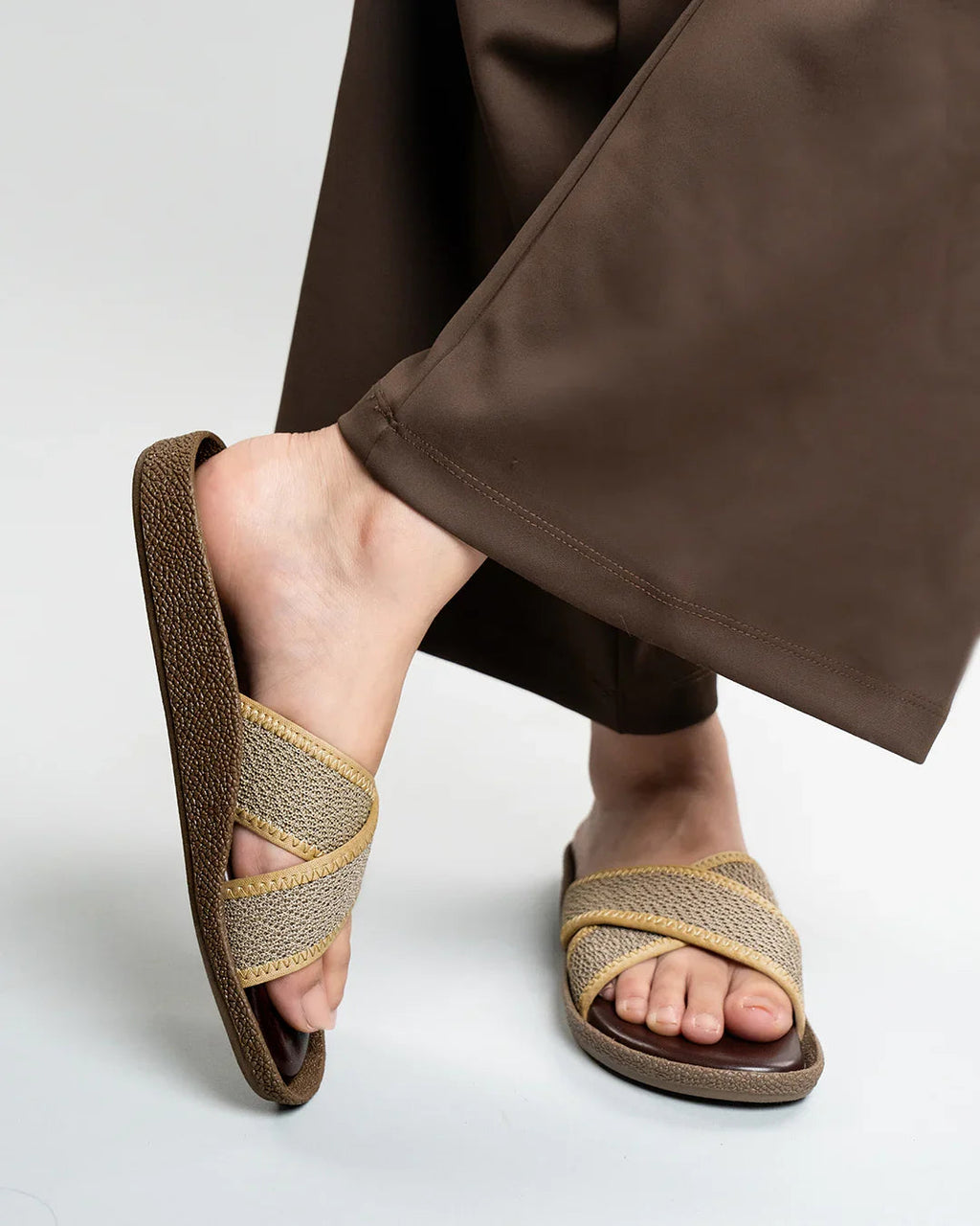 Open toe Crisscross Comfort Slide Sandals