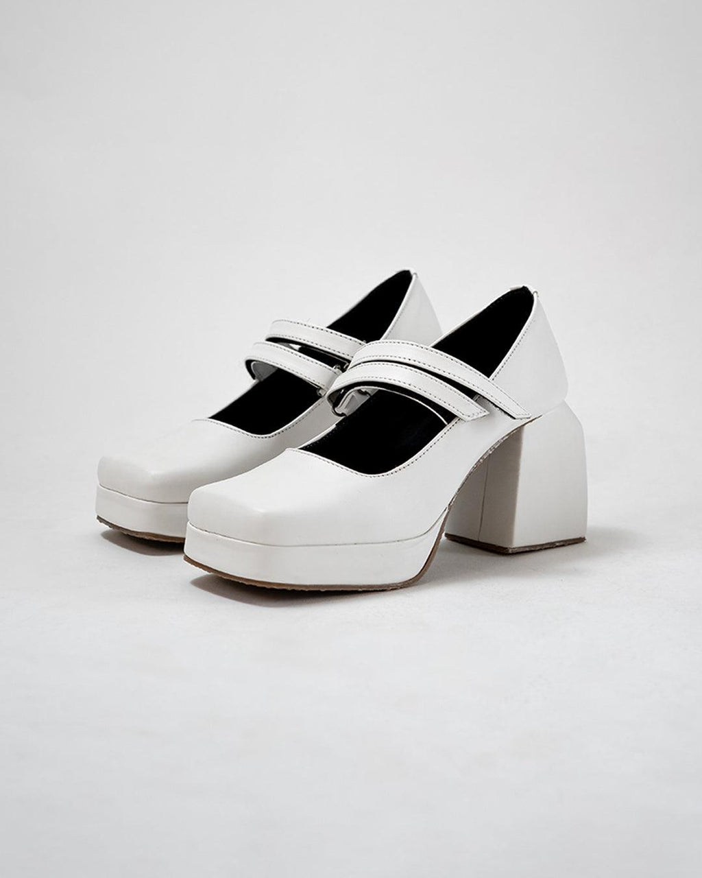 Seoul City Aesthetics White Platform Pumps
