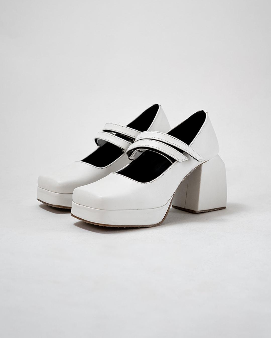 Seoul City Aesthetics White Platform Pumps