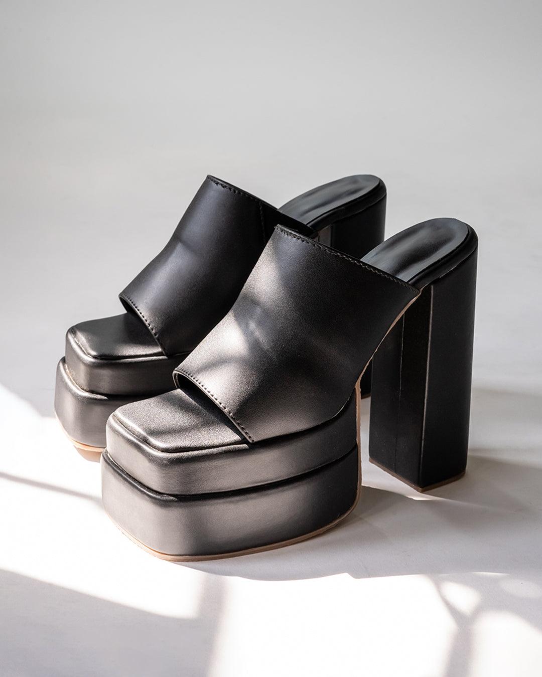 The Statement Heel Black