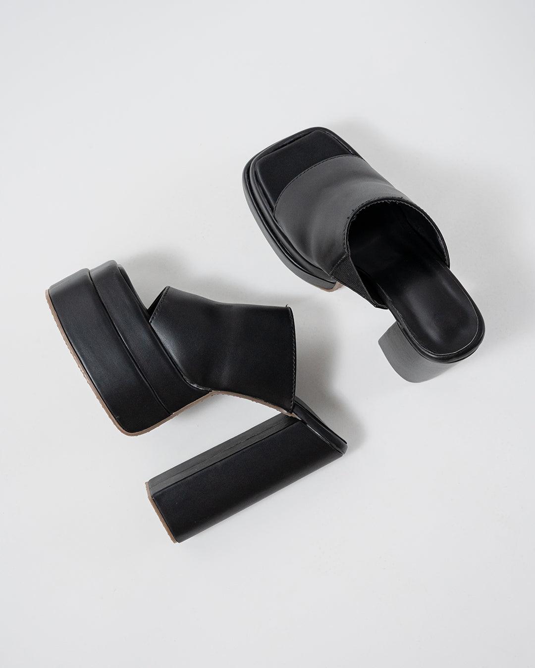 The Statement Heel Black