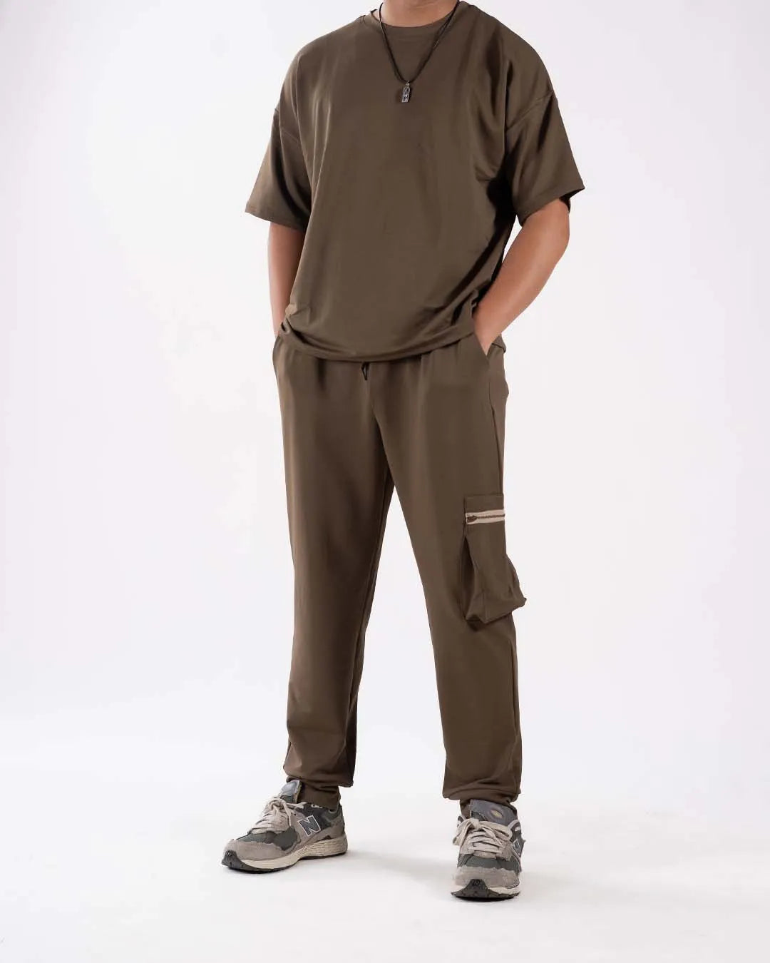 Men Crew Neck Short Sleeve Flap Pocket Drawstring Casual Comfortable Set in Chocolate Brown