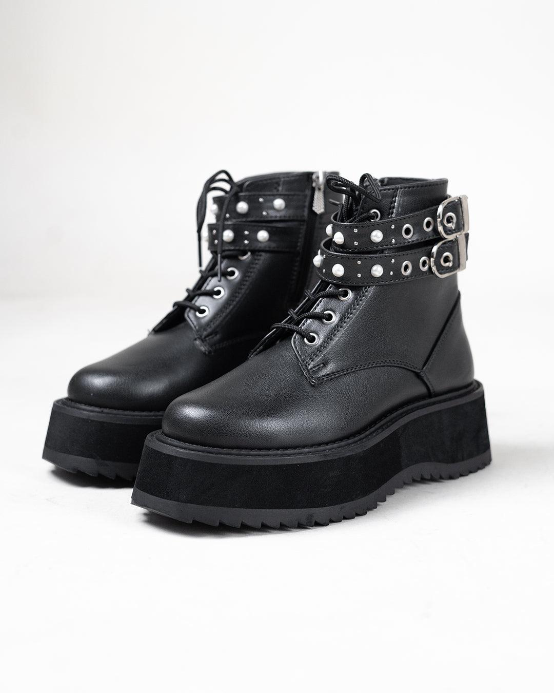 Off Duty Aesthetic Silver Studs Black Chunky Boots