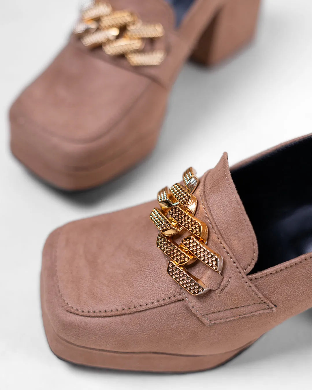 Rose Color Chain Detail Platform Shoes