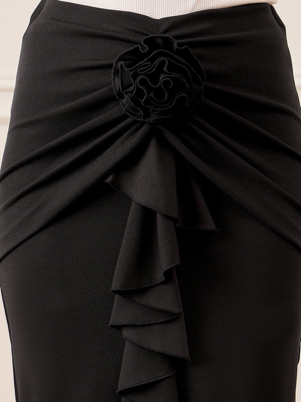 Stretchable Ruffle Rosette Midi Skirt