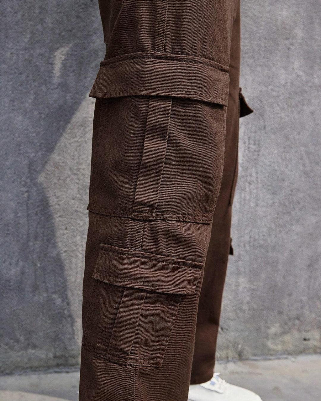 Men Flap Pocket Cargo Trouser In Brown
