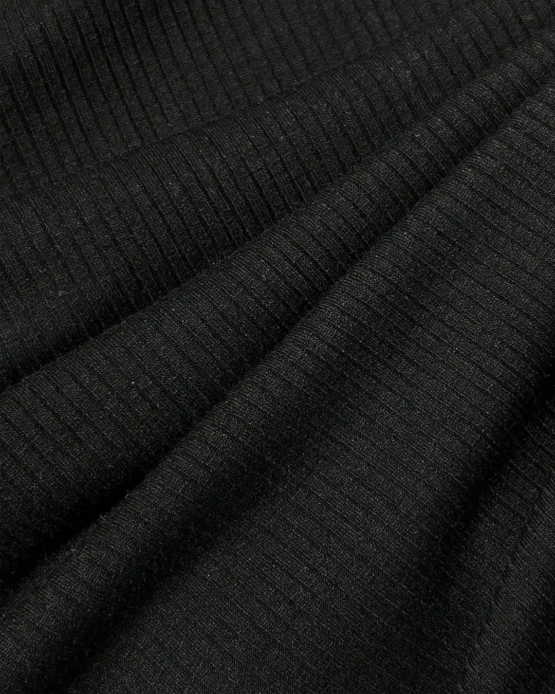 Contrast Collar Pleated Hem Mini Dress in Black Curve & Plus