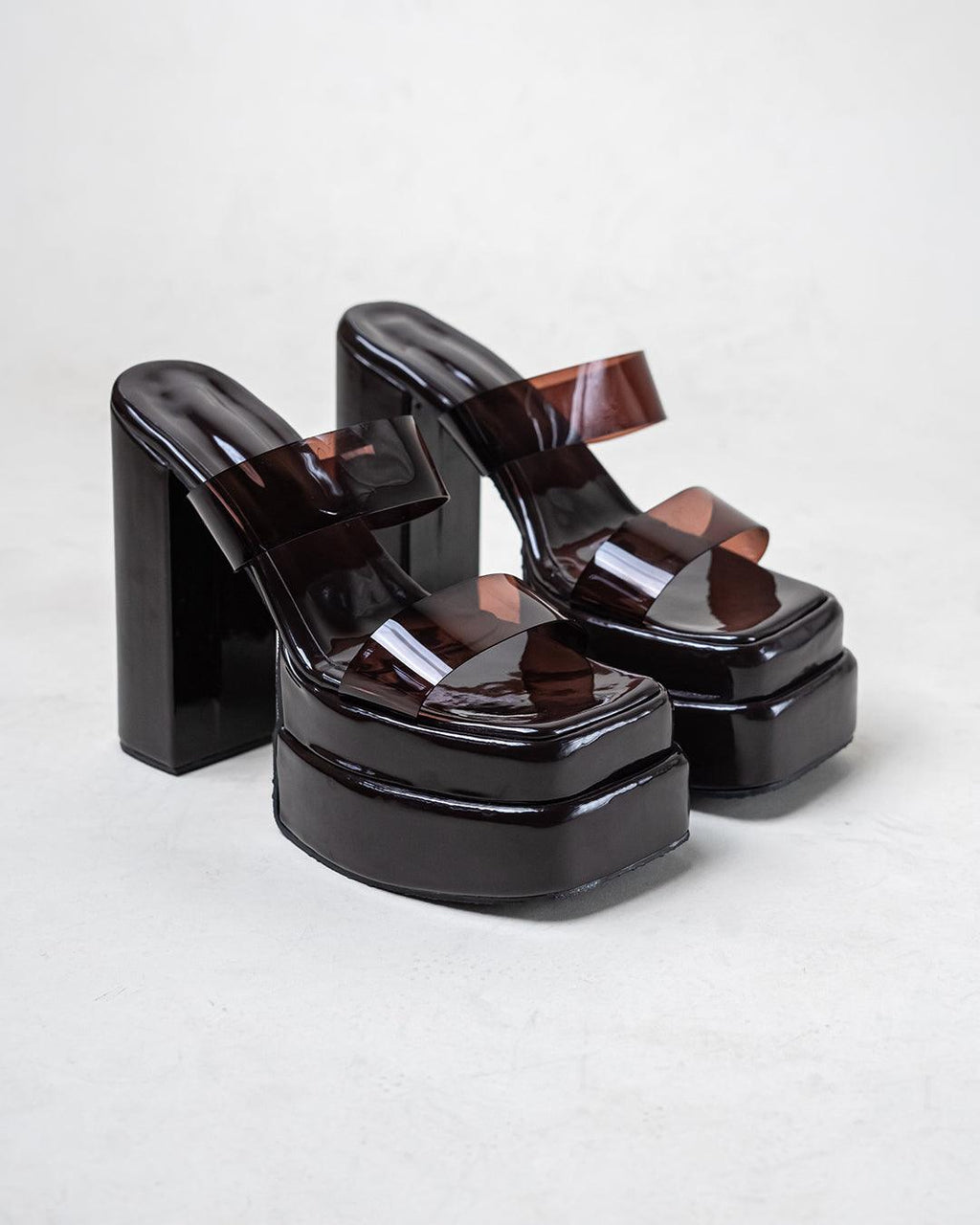 Minimal Aesthetics Summer Platform Heel