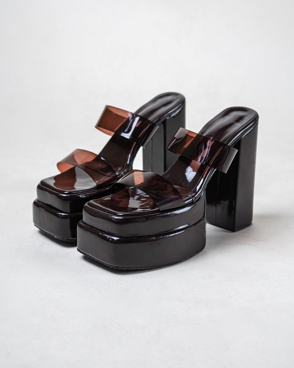 Minimal Aesthetics Summer Platform Heel