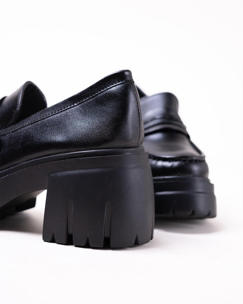 Off Duty Aesthetic Chunky Black Trending Loafers