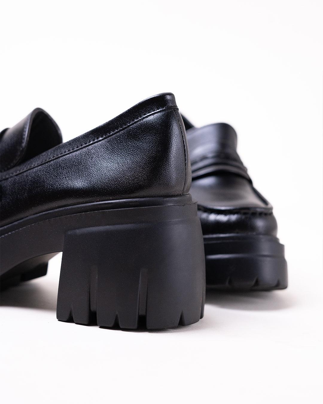 Off Duty Aesthetic Chunky Black Trending Loafers