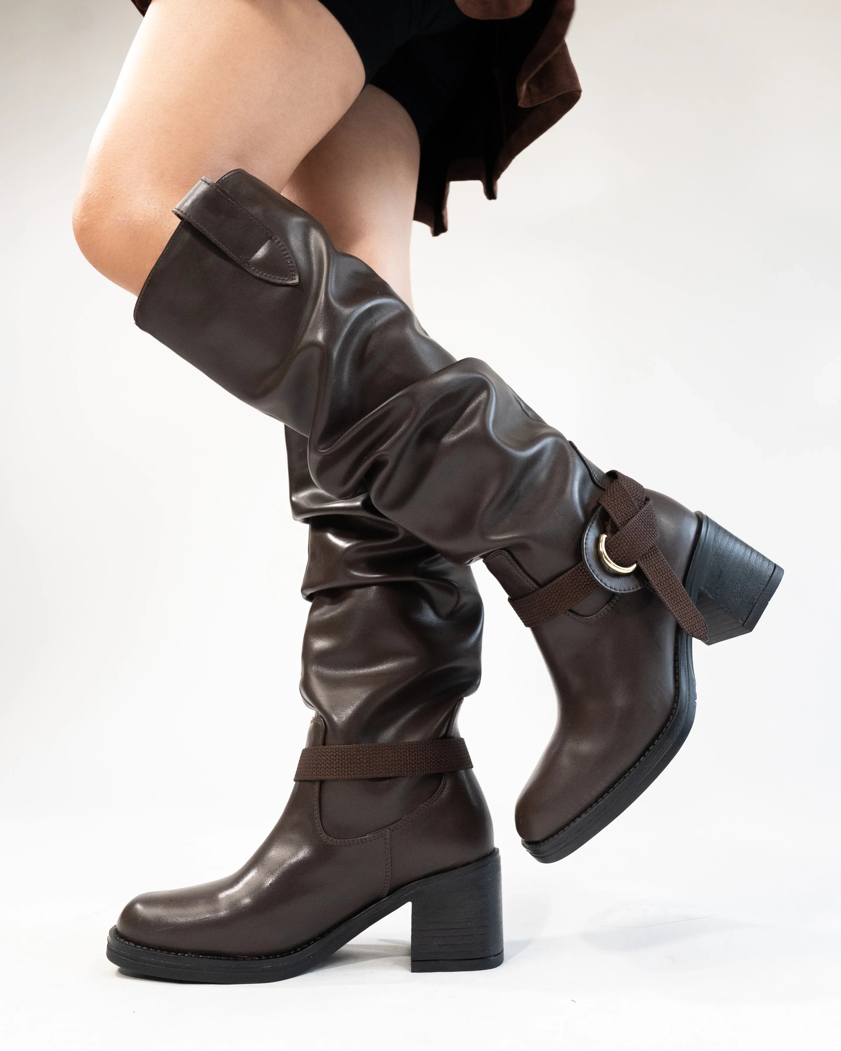 Brown Knee-High Boots With Buckle And Heel