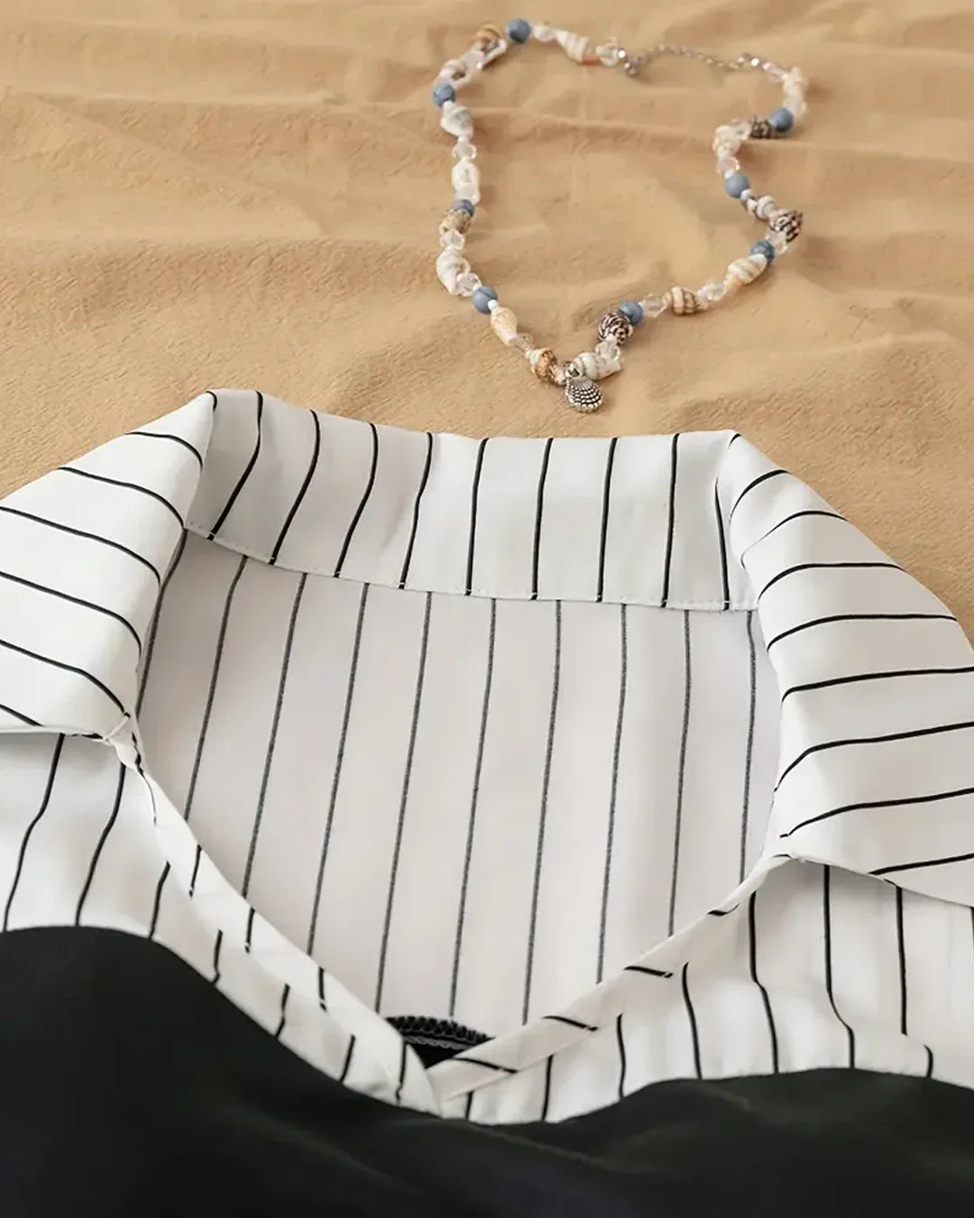 Collared Half Sleeves Midi Dress in Black and White
