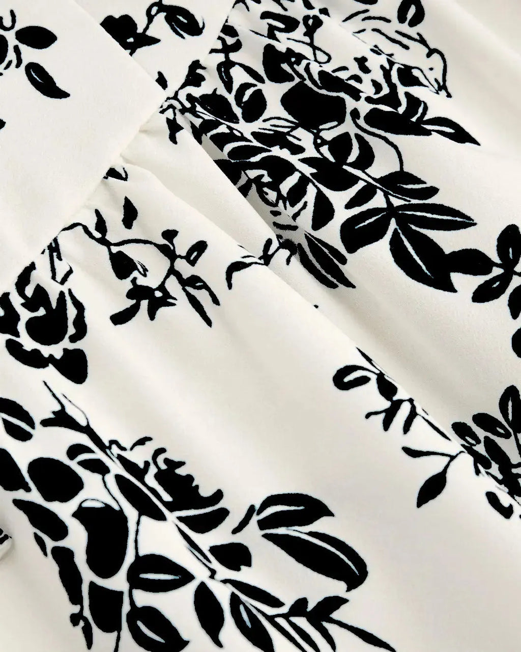 Sweetheart Neckline Floral Knotted Mini Dress In Black Print