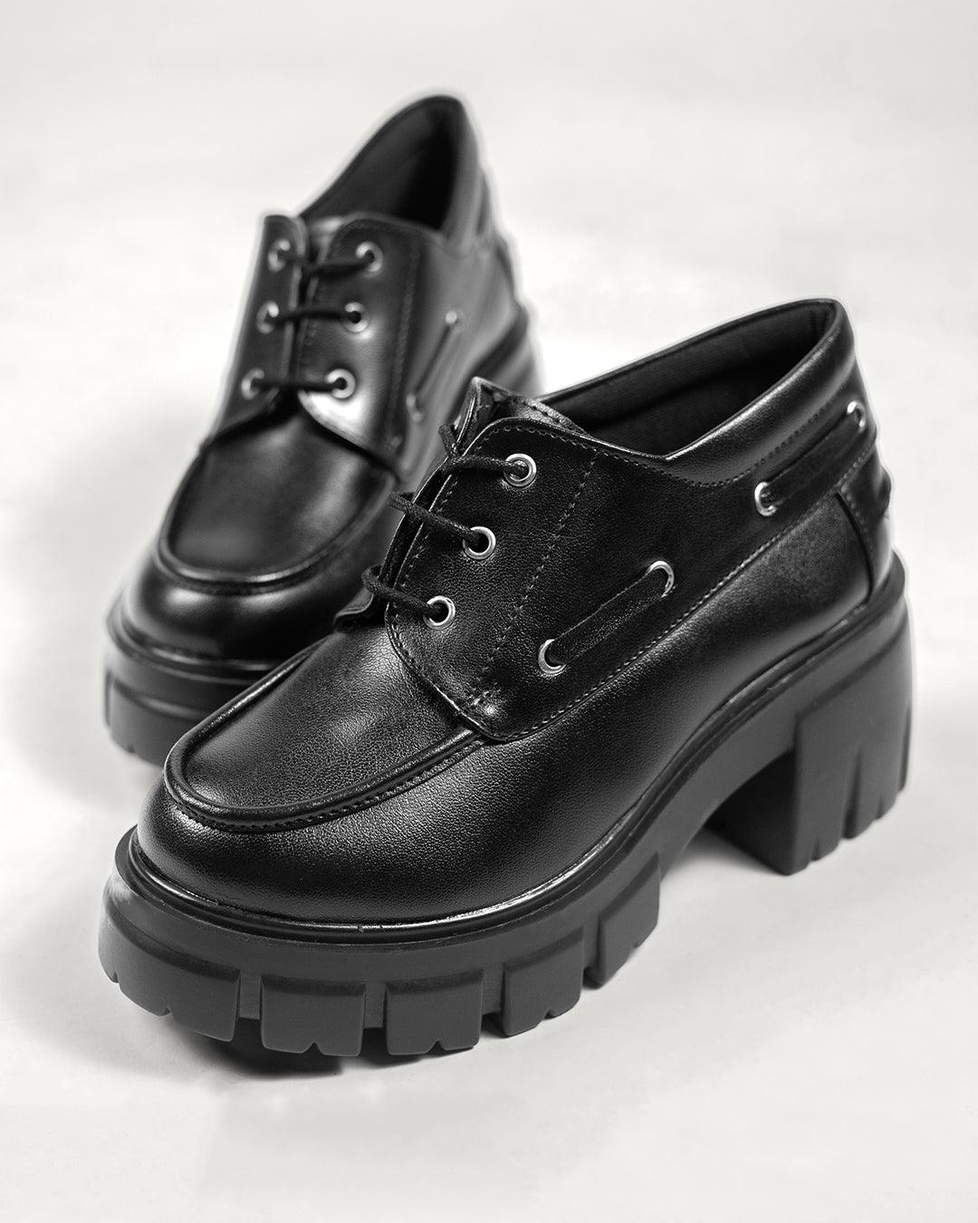 Off Duty Aesthetic Lace-Up Shoes