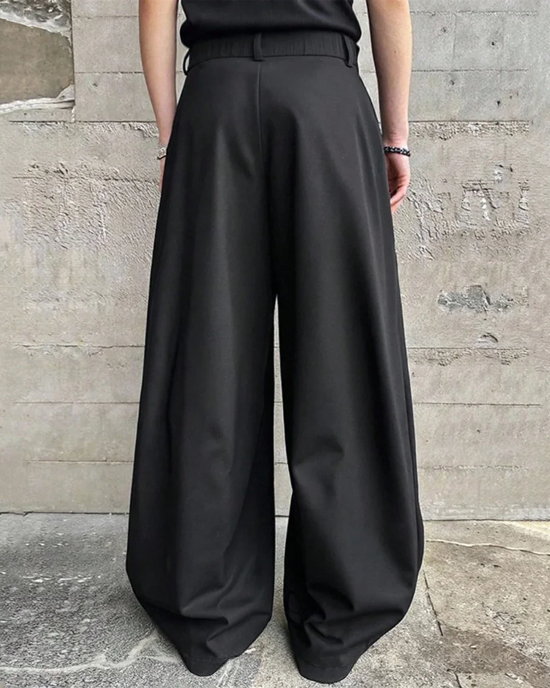 Men High-Waisted Pleated Wide-Leg Loose Casual Trousers in Black