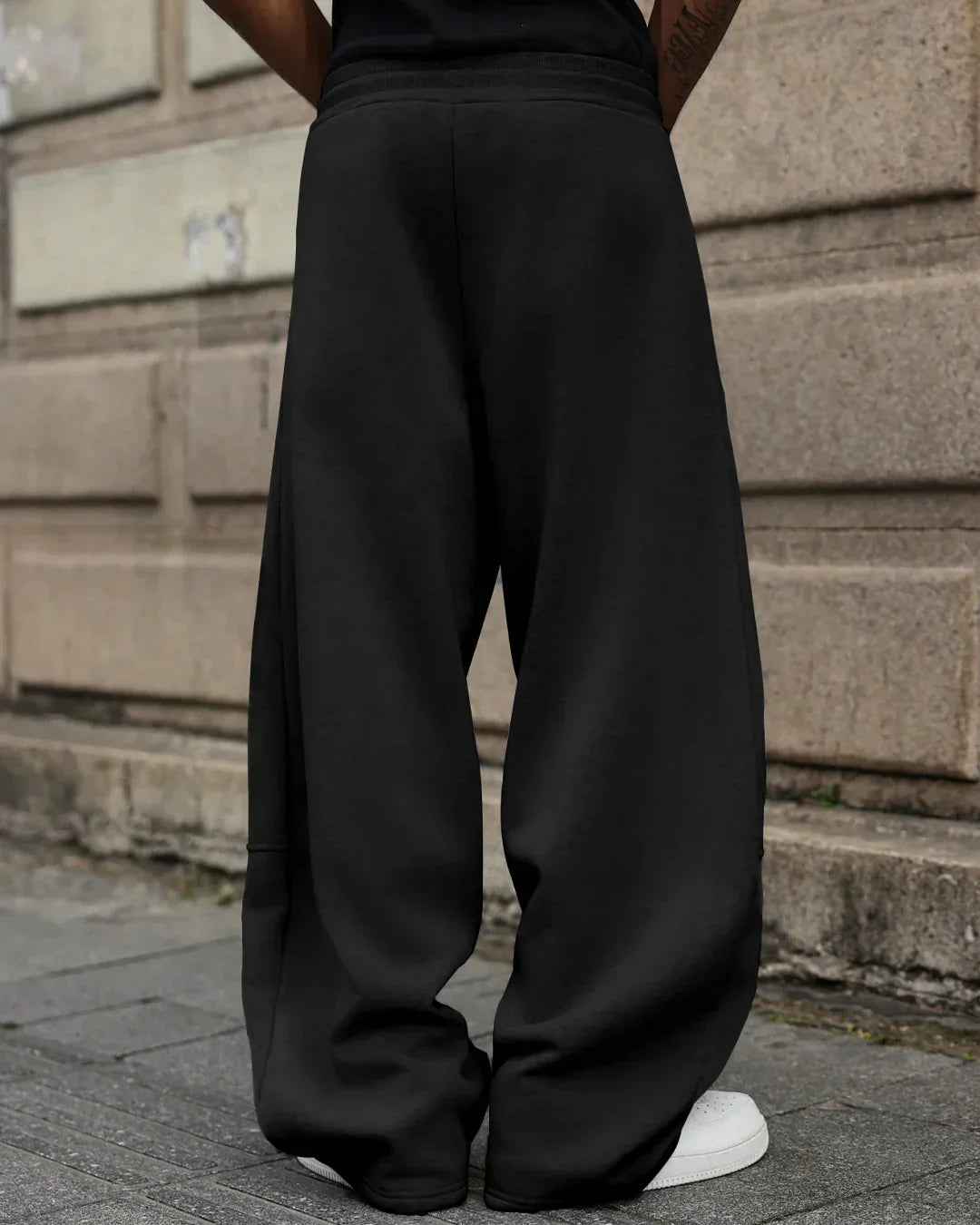 Men Oversized Drawstring Sweat Pants in Black