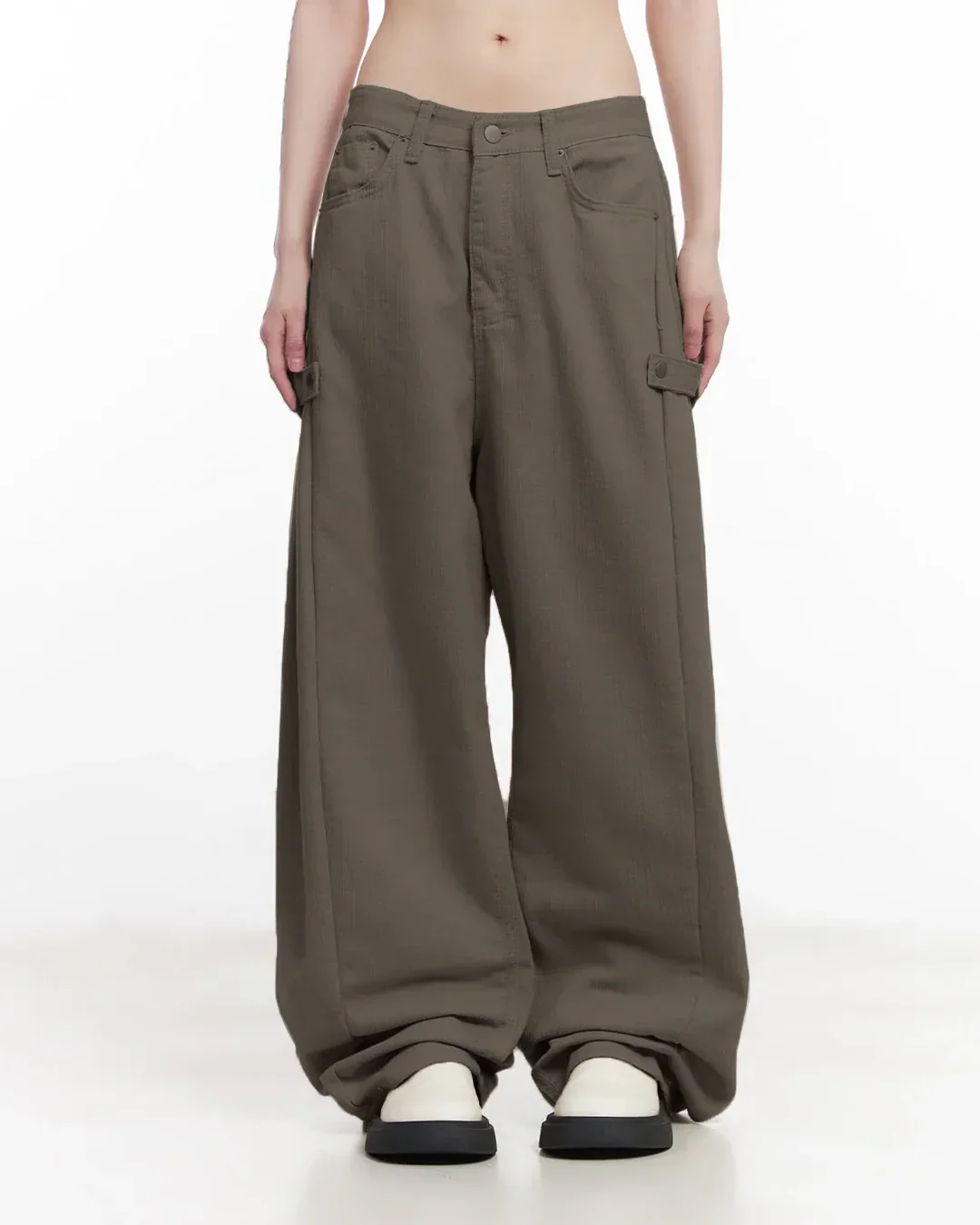 Mid-Rise Cargo Wide-Leg Trouser in Grey