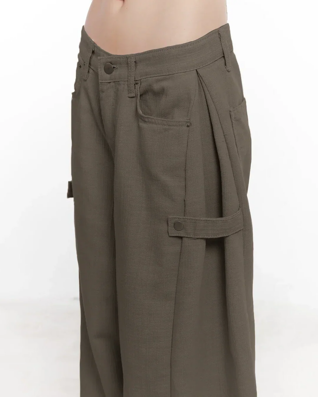 Mid-Rise Cargo Wide-Leg Trouser in Grey
