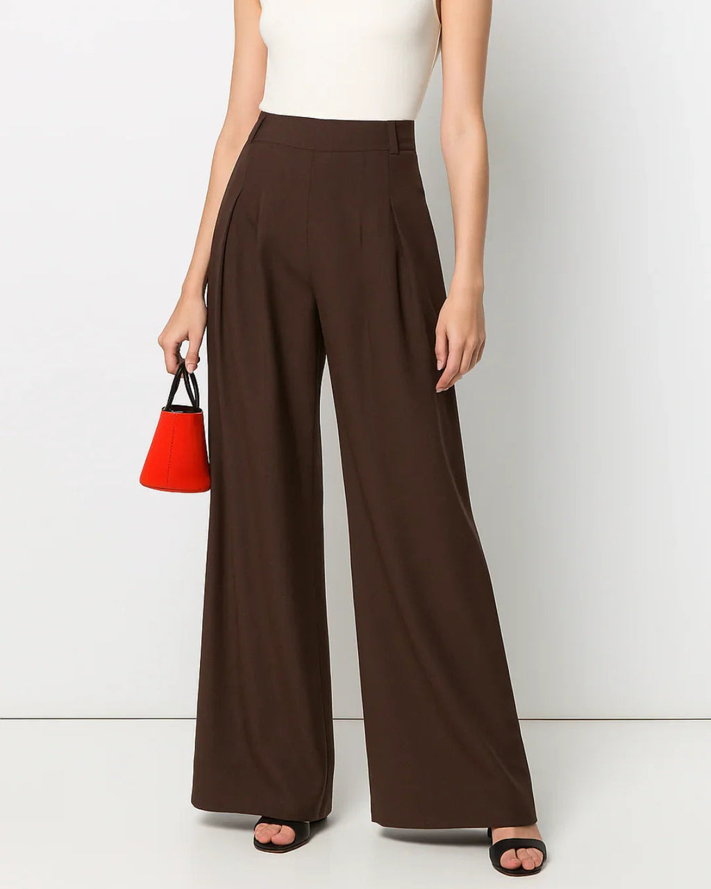 Mid Rise Solid Pocket Straight Leg Trousers In Coco Brown
