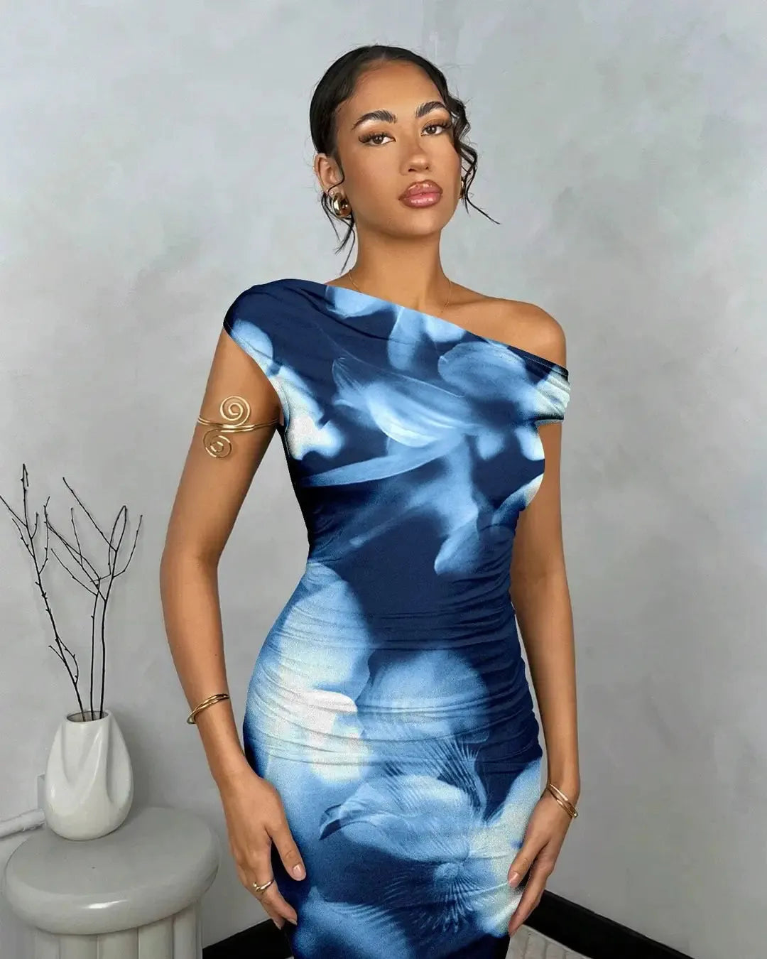 Oblique-Shoulder Asymmetrical Printed Bodycon Dress