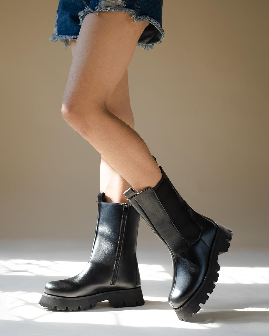 Off Duty Model Aesthetic Chunky Sole Chelsea Style Boots