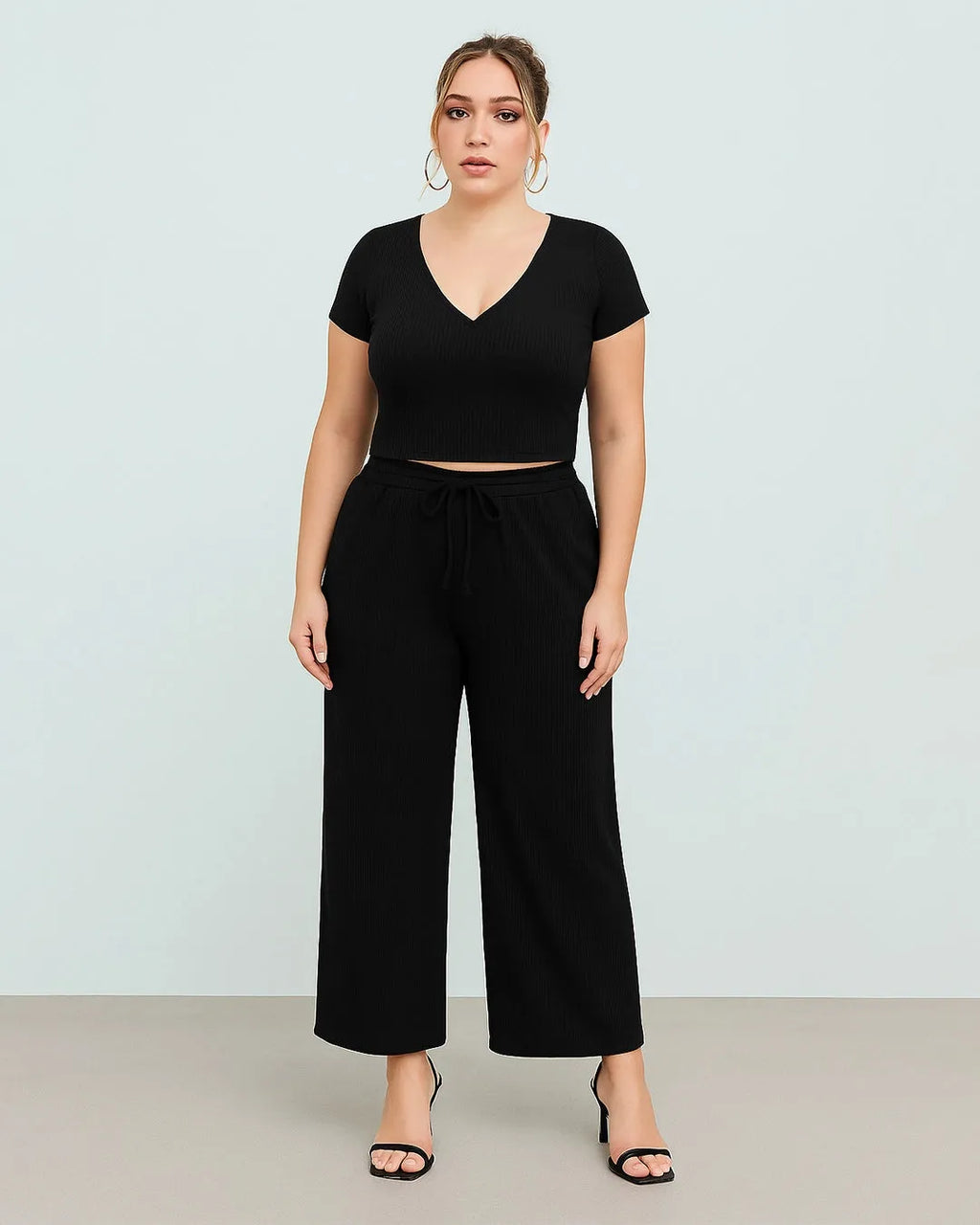Short Sleeve Crop T-Shirt With V-Neck & Wide Knotted Pant In Black Curve & Plus