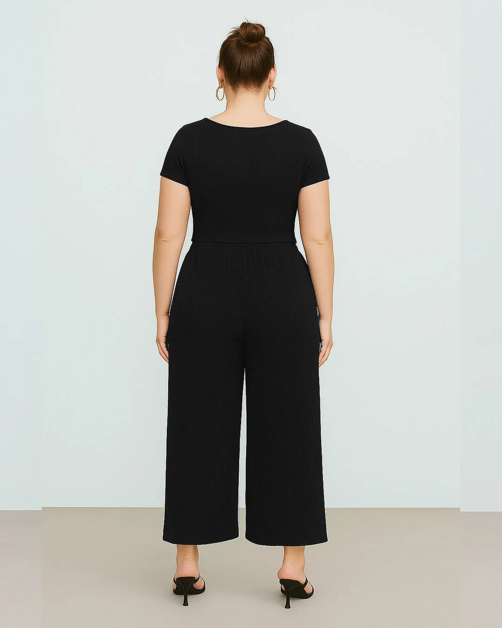 Short Sleeve Crop T-Shirt With V-Neck & Wide Knotted Pant In Black Curve & Plus