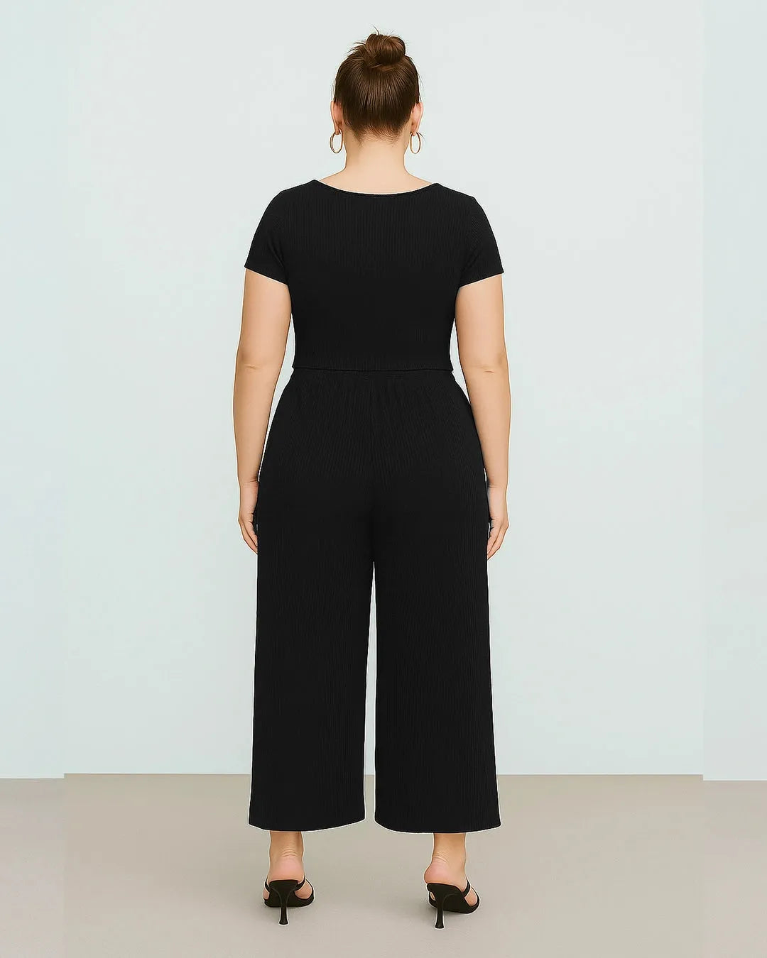 Short Sleeve Crop T-Shirt With V-Neck & Wide Knotted Pant In Black Curve & Plus