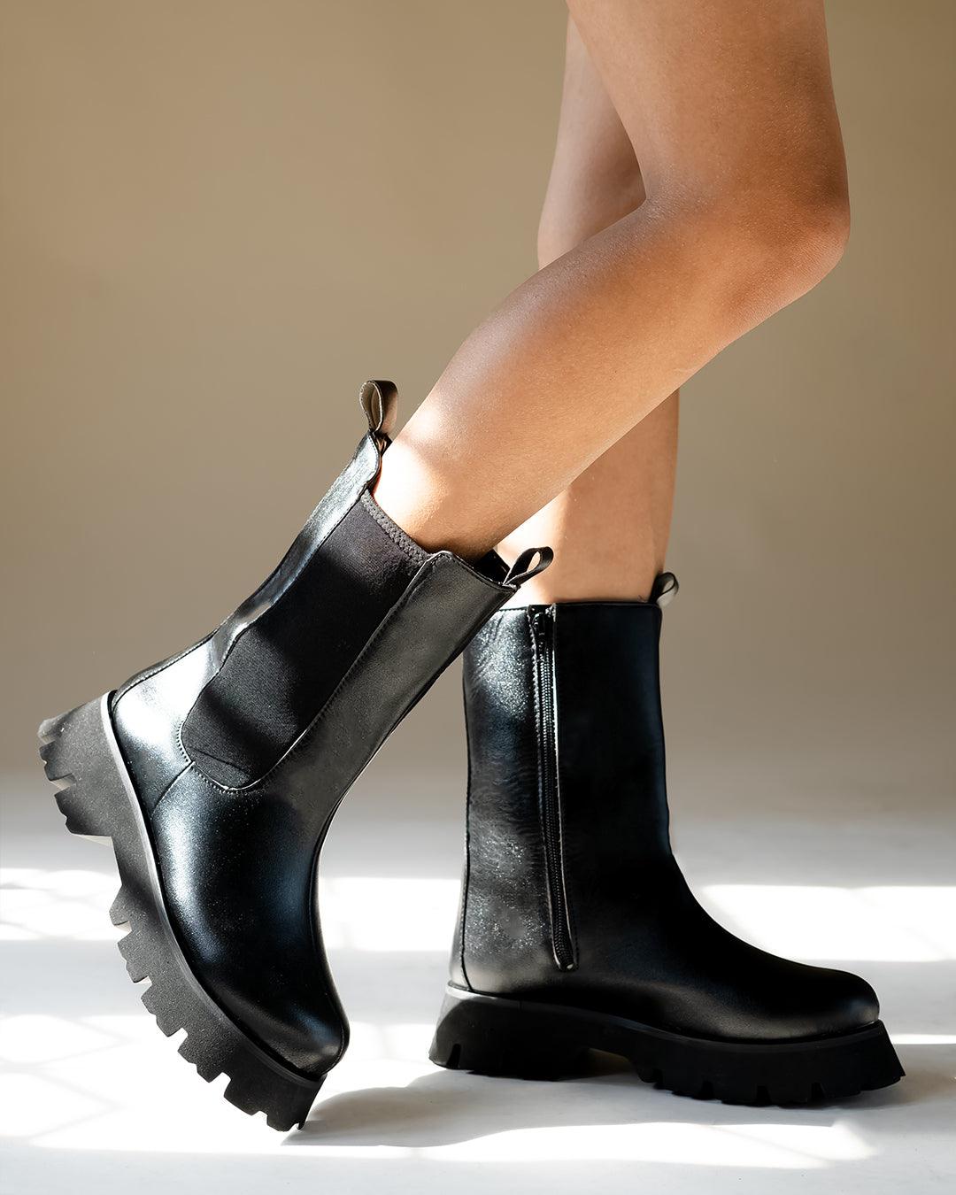 Off Duty Model Aesthetic Chunky Sole Chelsea Style Boots