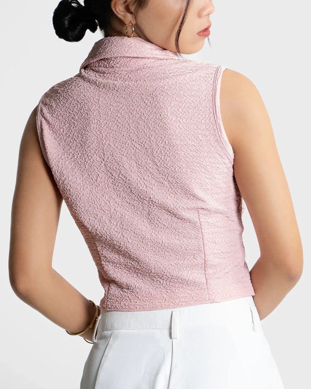Sleeveless Collared Crop Shirt in Baby Pink