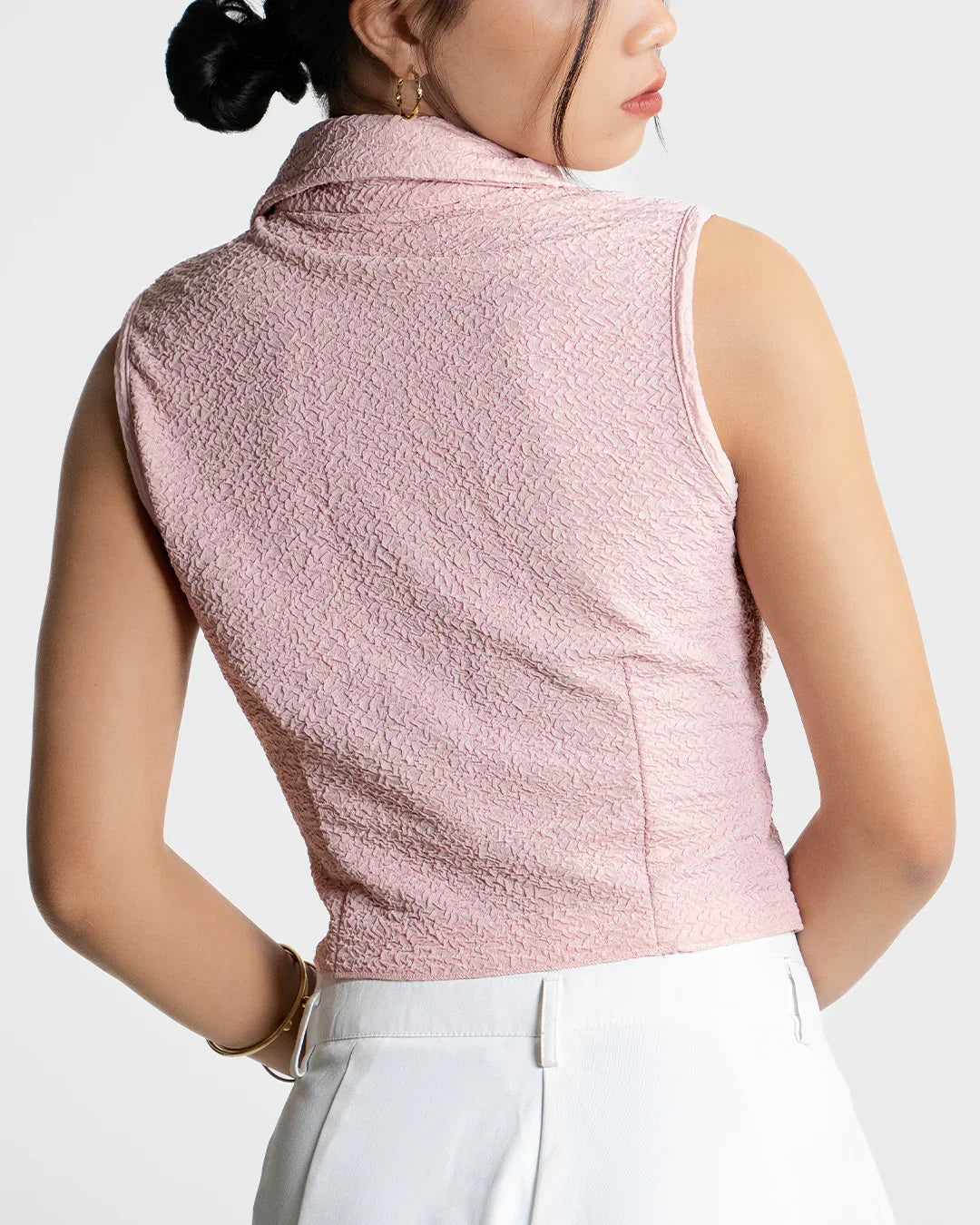 Sleeveless Collared Crop Shirt in Baby Pink